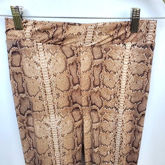 LA LUXE Snakeprint Python Leggings Like NEW! Sz Med - Picture 5 of 13